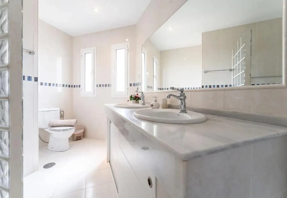 Villa Vista Verde -Sea Views -3 Bedrooms -Heated Pool Mijas